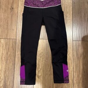 Lululemon Pace Rival Crop Leggings in Black/Flashback Static Tender Violet